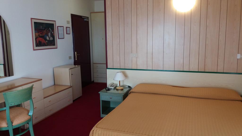 Hotel Majestic Lido di Jesolo Ngoại thất bức ảnh